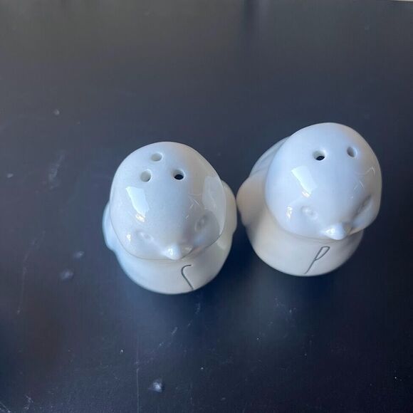 RAE DUNN Chicks in a Nest Salt Pepper Shaker Set Artisan Collection By Magenta - Picture 8 of 12